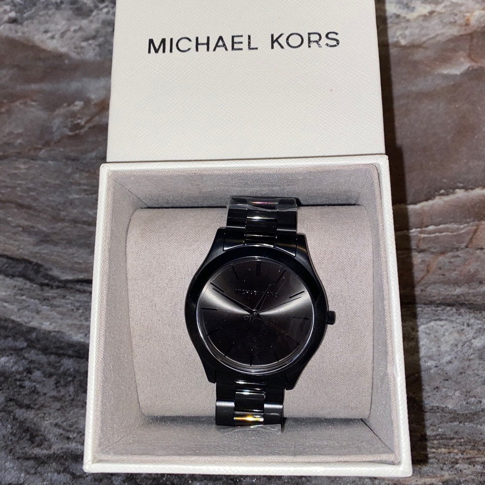 Michael Kors MK5807 Men’s Watch Brand New